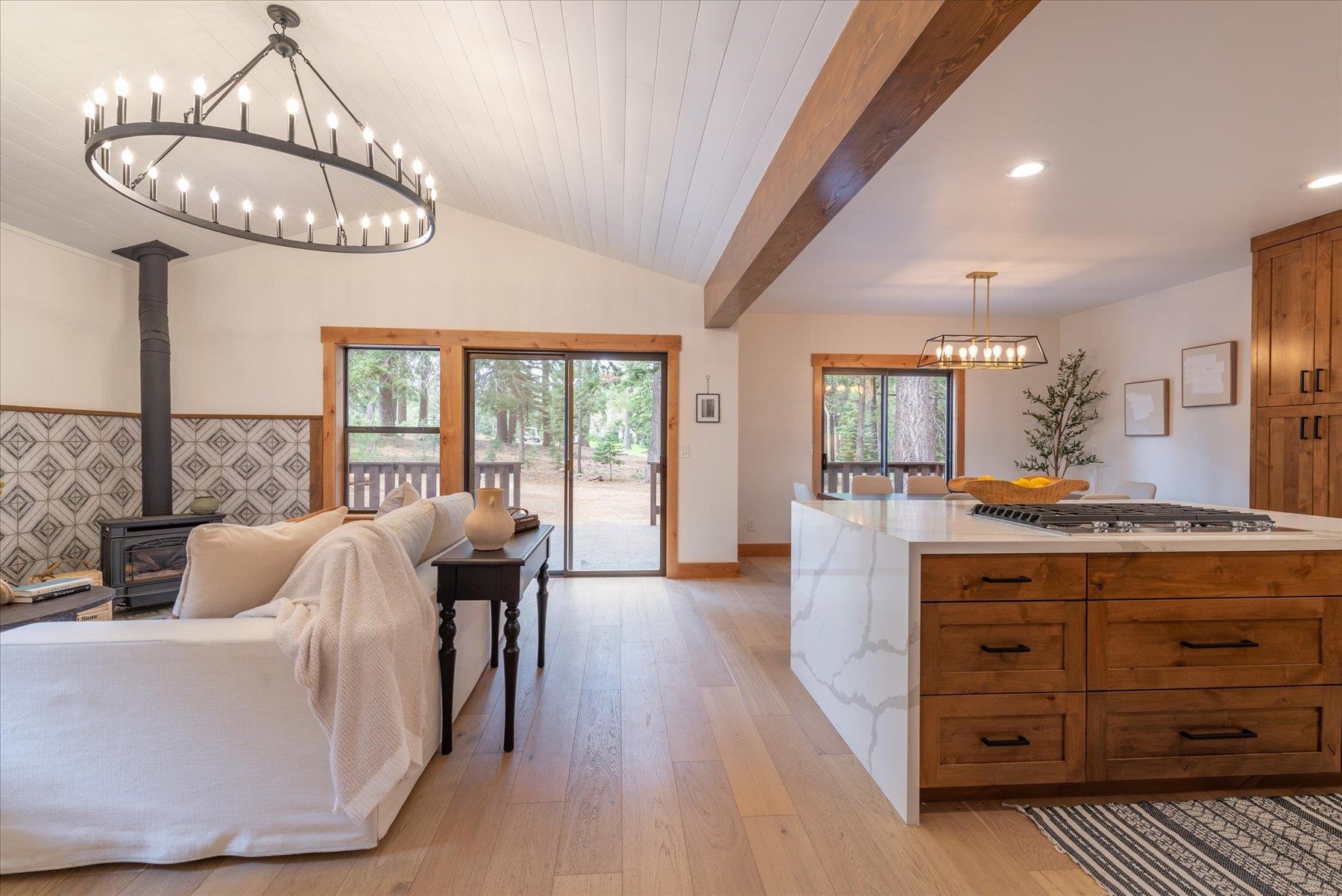 14192 Ski View Loop Truckee, CA 96161 - Photo 5 of 28 Gallery Image 5