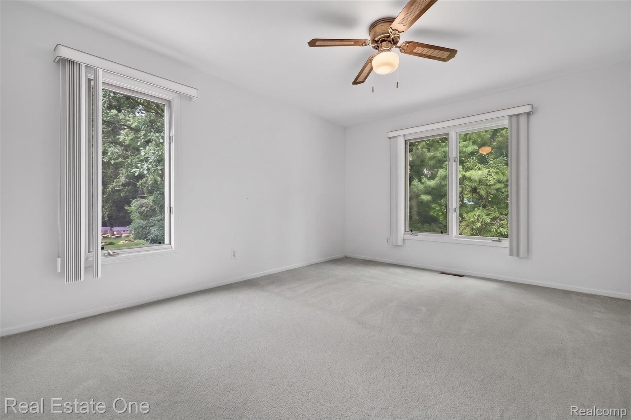 3400 Wedgewood Drive Rochester, MI 48306 - Photo 22 of 49 Upstairs Bedroom