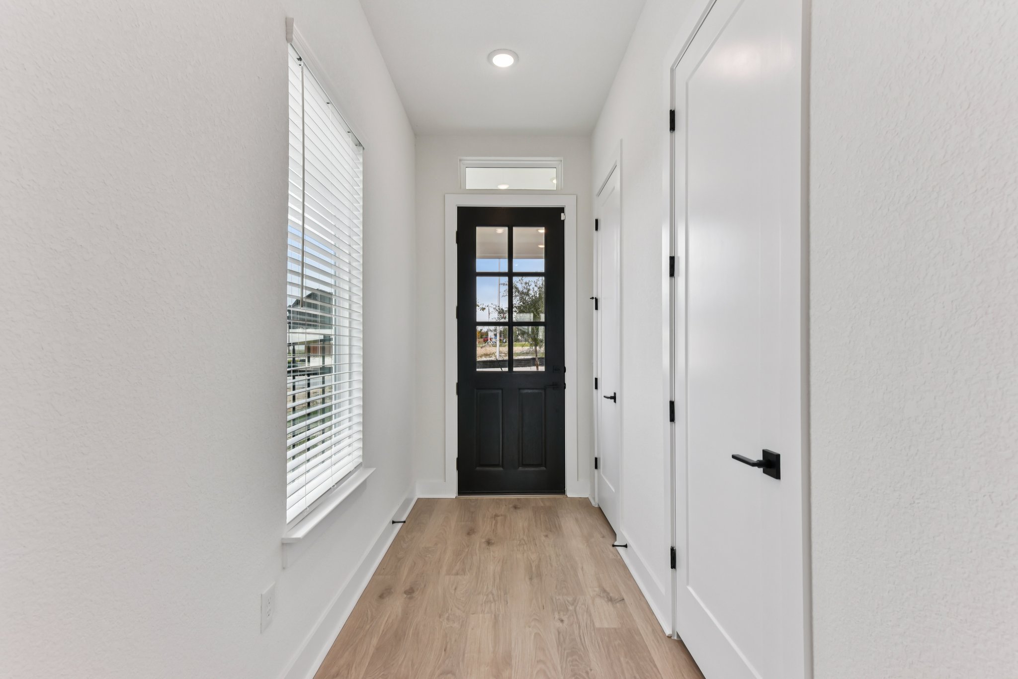 12109 Fennec Way Austin, TX 78758 - Photo 2 of 32