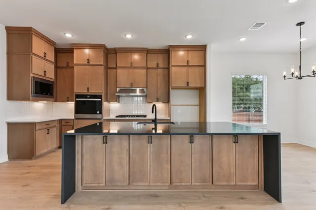 $724,990 | 12109 Fennec Way, Austin, TX 78758