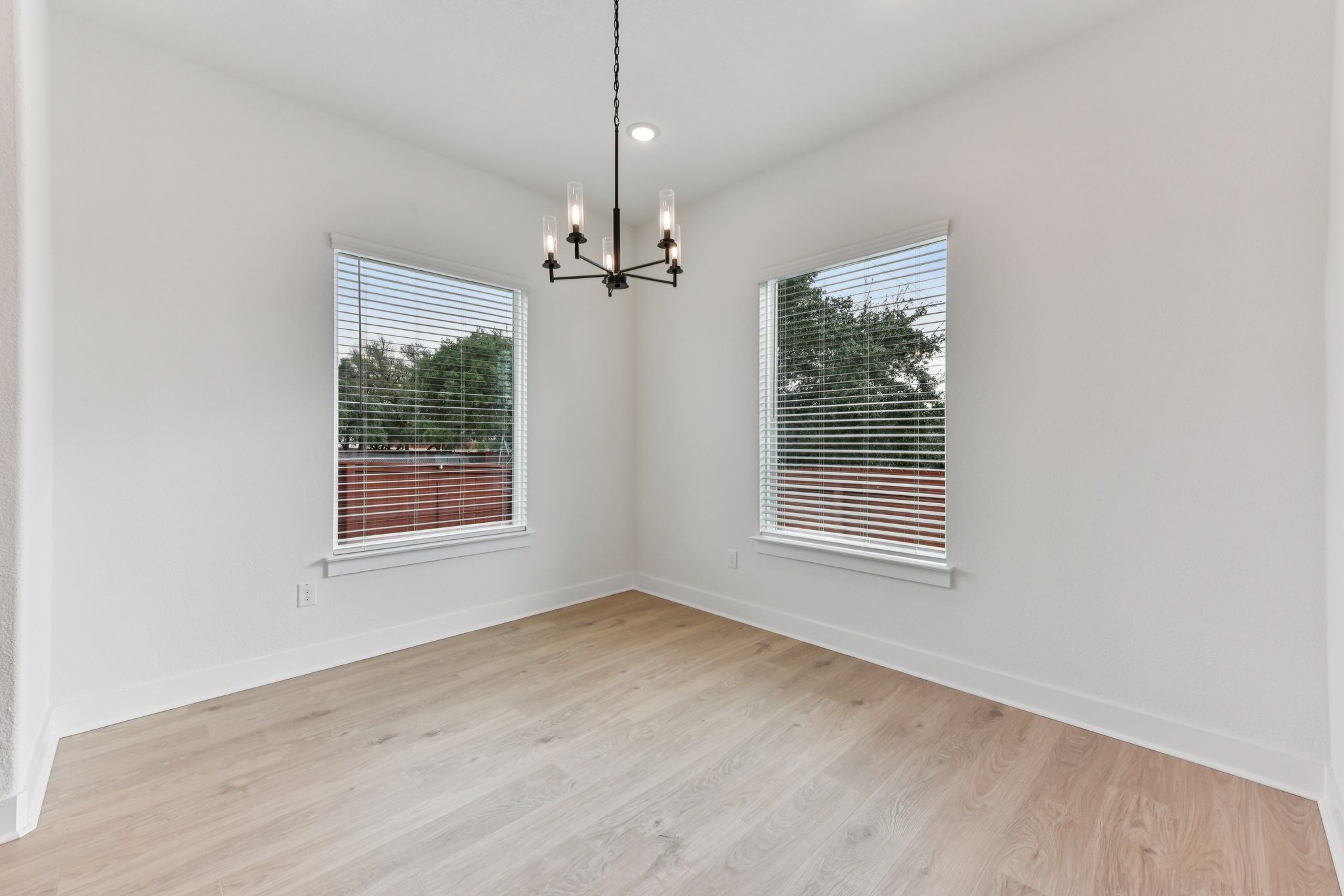 12109 Fennec Way Austin, TX 78758 - Photo 9 of 32