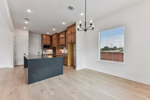 $724,990 | 12109 Fennec Way, Austin, TX 78758