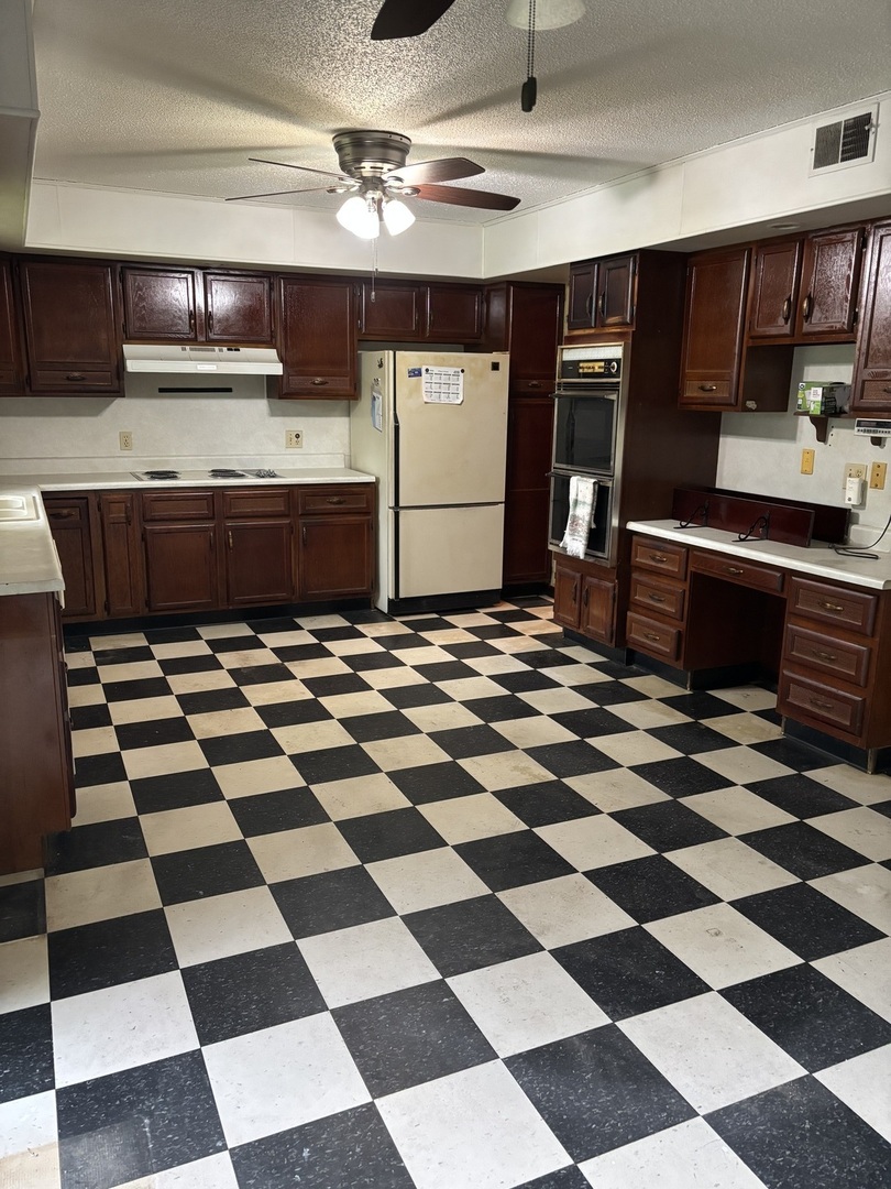 301 South 2nd Street Walnut, IL 61376 - Photo 9 of 21