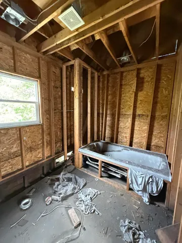 $30,000 | 713 Maryland Street, Gary, IN 46402