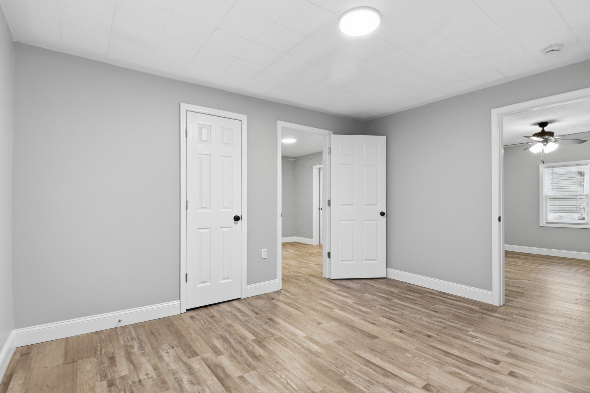 612 Maple Street Manchester, TN 37355 - Photo 9 of 20 a view of an empty room and wooden floor
