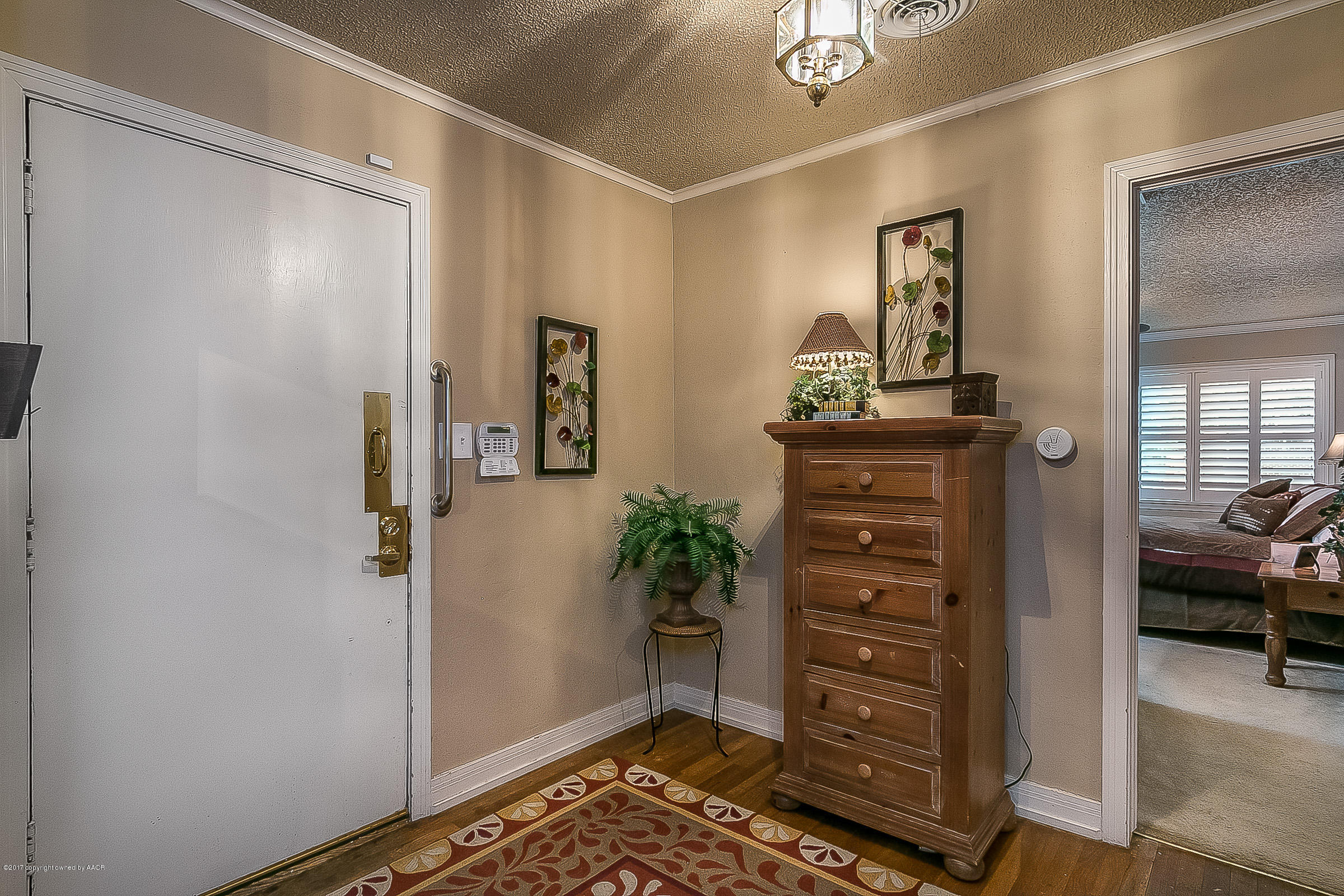 1232 South Rusk Street Amarillo, TX 79102 - Photo 5 of 26 004_Foyer