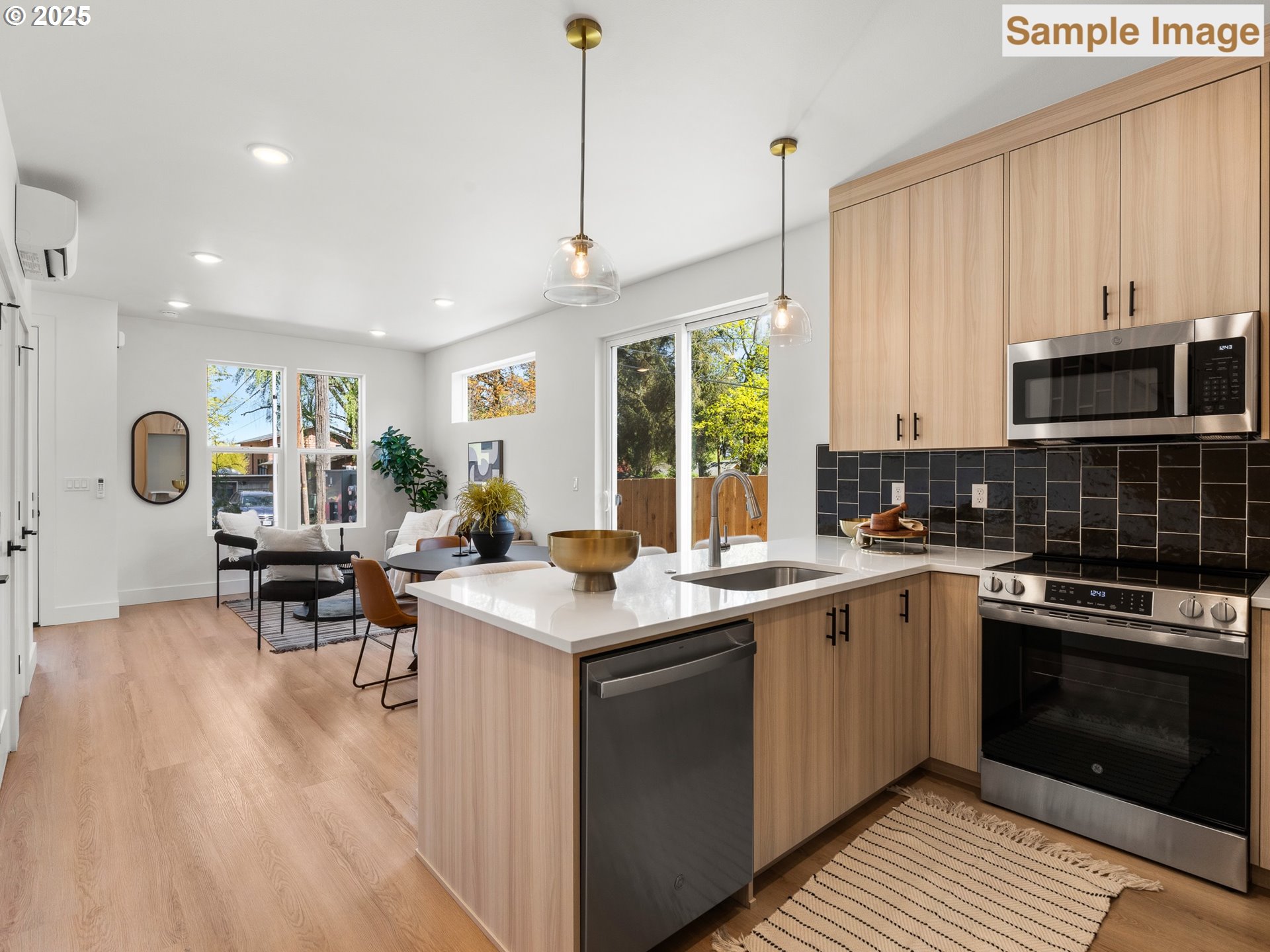 6012 Northeast Mason Street, Unit 8 Portland, OR 97218 - Photo 8 of 21