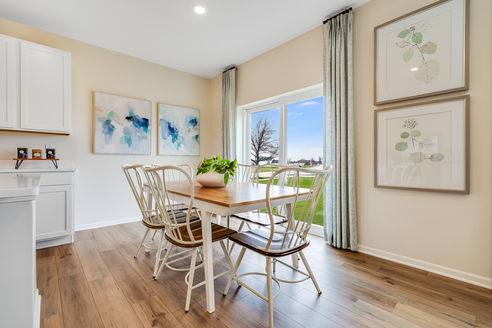 615 Lismore Circle Elgin, IL 60124 - Photo 10 of 23