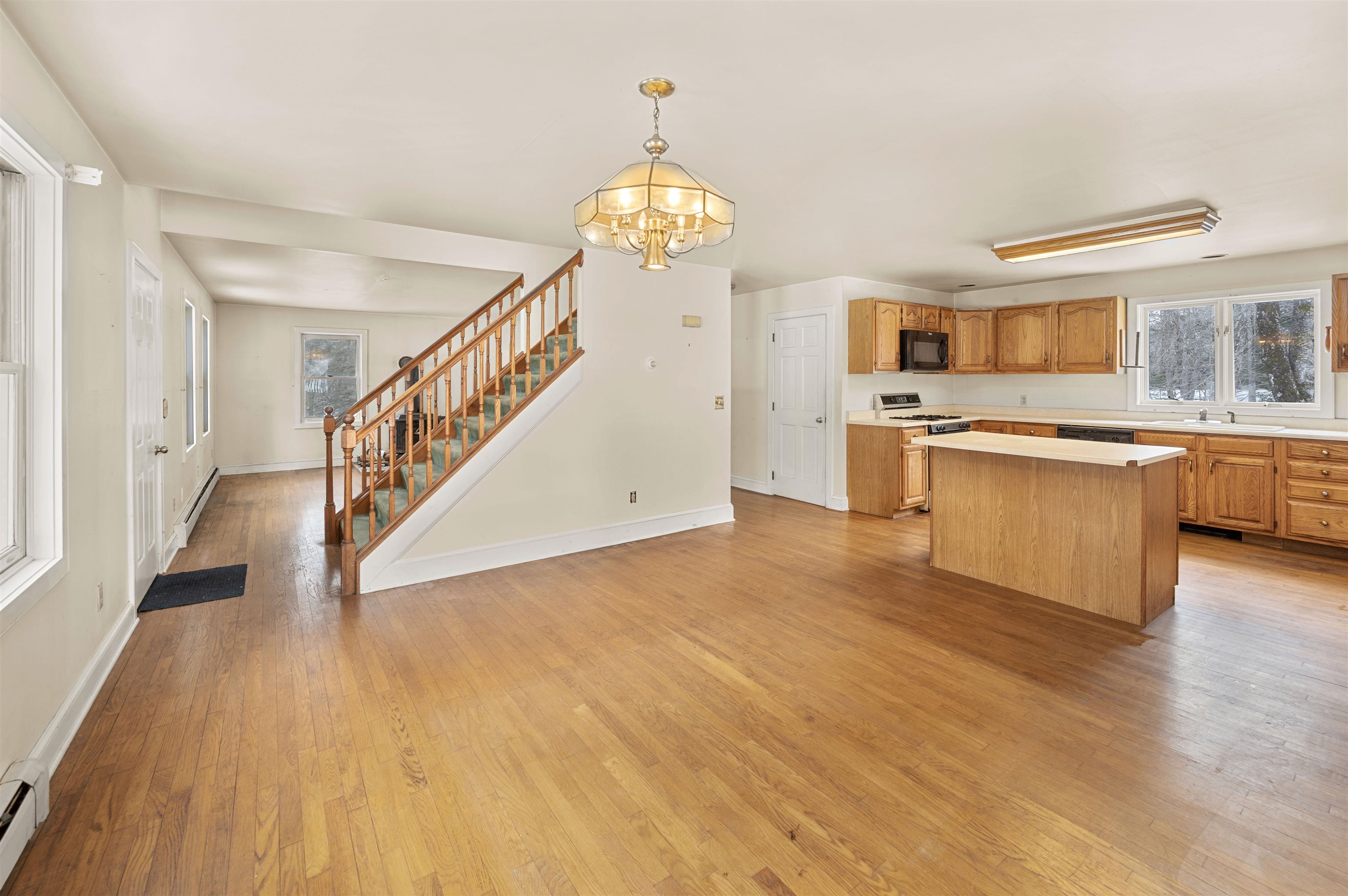420 Dean's Mountain Road Moretown, VT 05660 - Photo 2 of 27