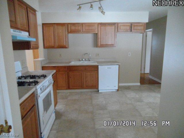 555 Button Road Bedford, OH 44146 - Photo 3 of 13 Gallery Image 3