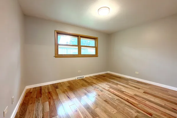 $524,900 | 914 Robert Drive, Mount Prospect, IL 60056