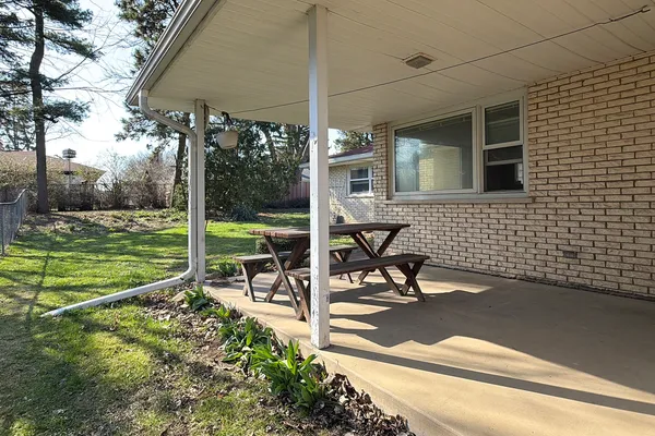 $524,900 | 914 Robert Drive, Mount Prospect, IL 60056