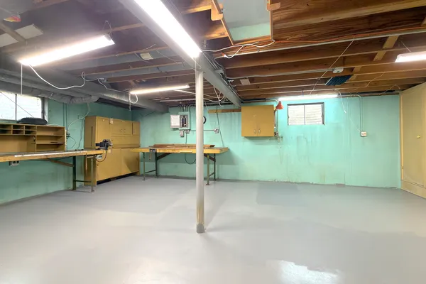 a view of a garage room