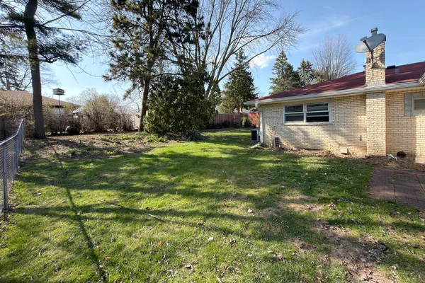 $524,900 | 914 Robert Drive, Mount Prospect, IL 60056