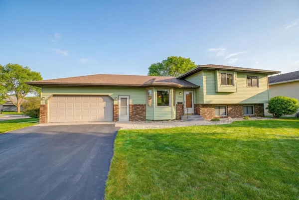 $365,000 | 1751 Orchid Drive North, North Mankato, MN 56003