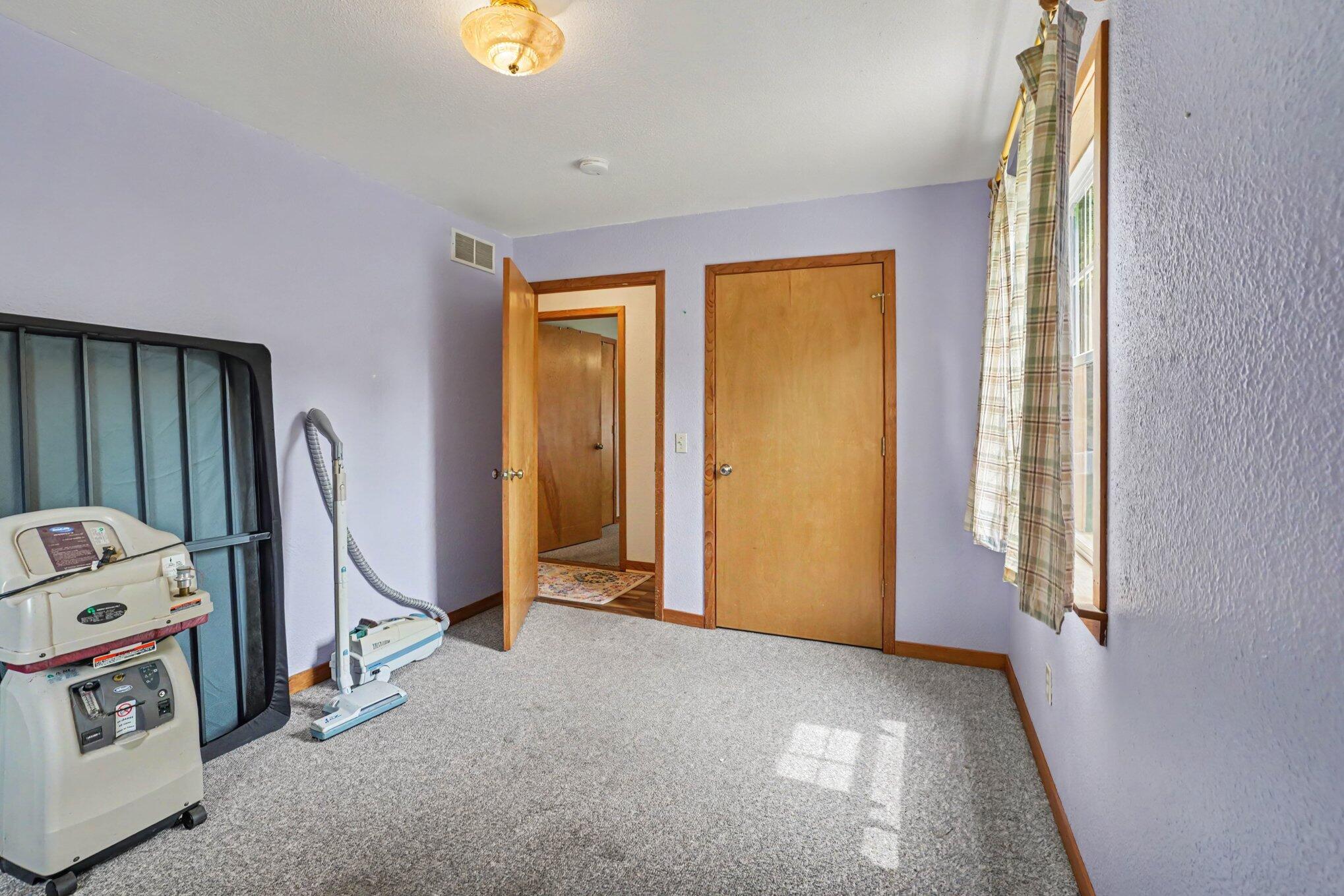 1946 Nazareth Road Kalamazoo, MI 49048 - Photo 12 of 31 019_file_1097