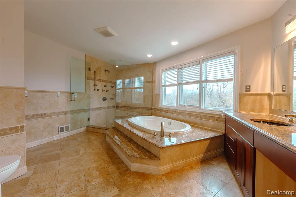 2970 Pheasant Ring Court Rochester Hills, MI 48309 - Photo 21 of 37