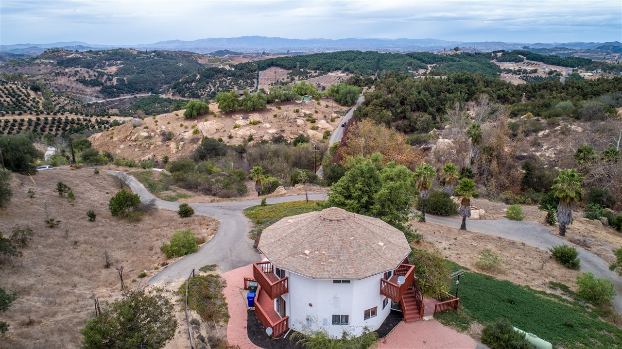 30077 Ridge Creek Road Valley Center, CA 92082 - Photo 21 of 25
