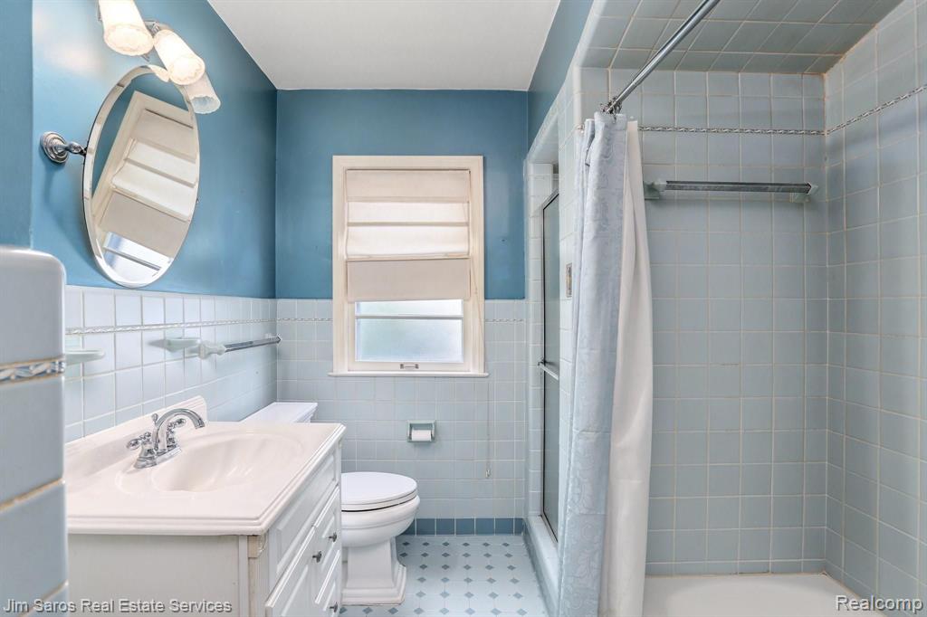 1081 Torrey Road Grosse Pointe Woods, MI 48236 - Photo 14 of 22