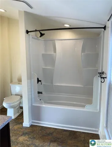 $240,000 | 335 North Ninth Street, Allentown, PA 18102