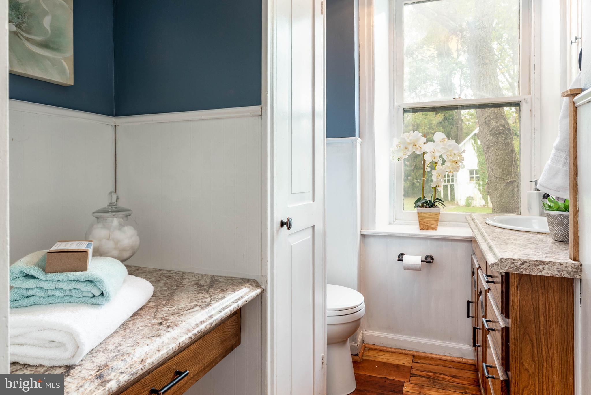 231 Sylvan Avenue Rutledge, PA 19070 - Photo 13 of 34 Spacious Powder Room on 1st floor.