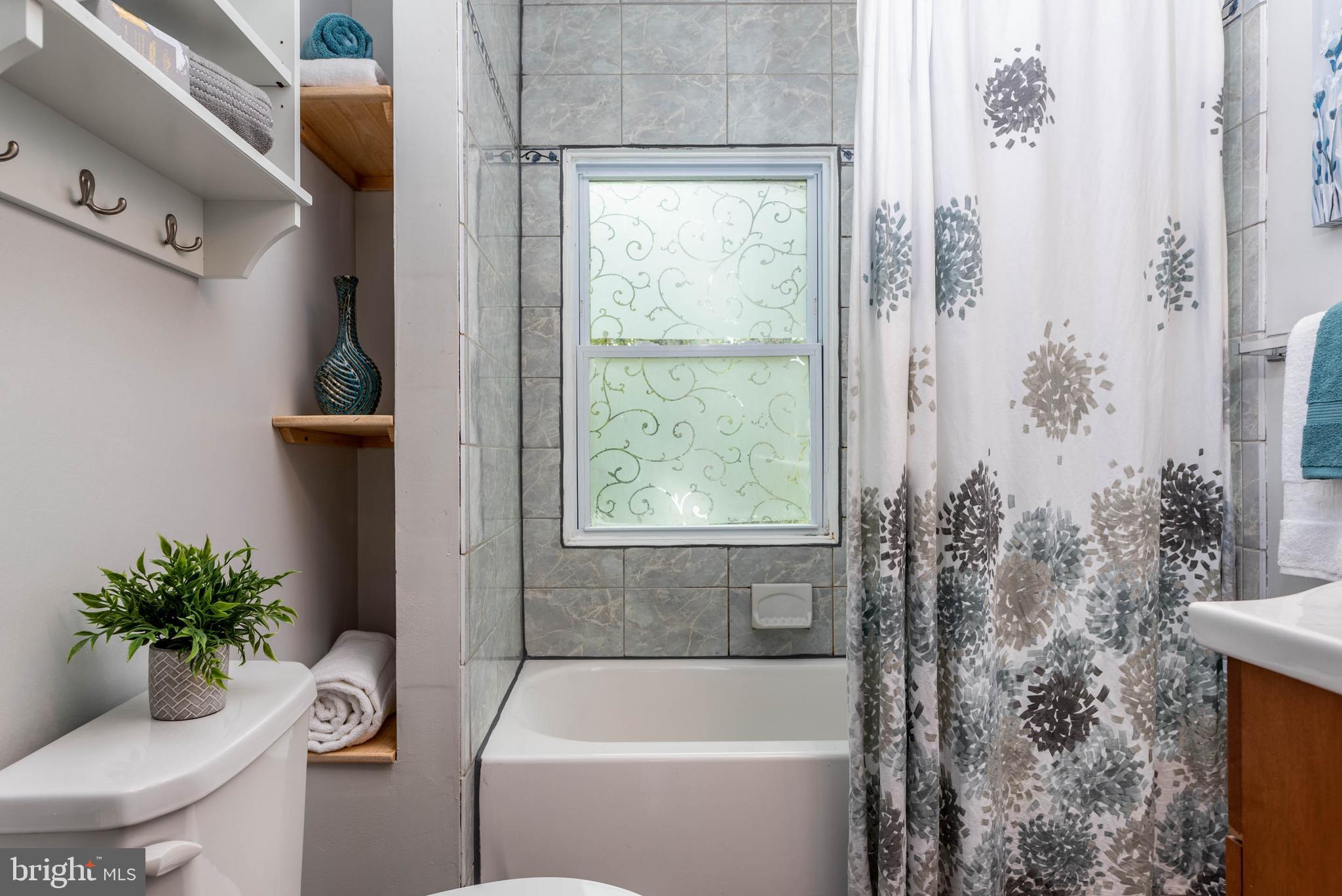 231 Sylvan Avenue Rutledge, PA 19070 - Photo 15 of 34 Full Hath Bath on 2nd Floor