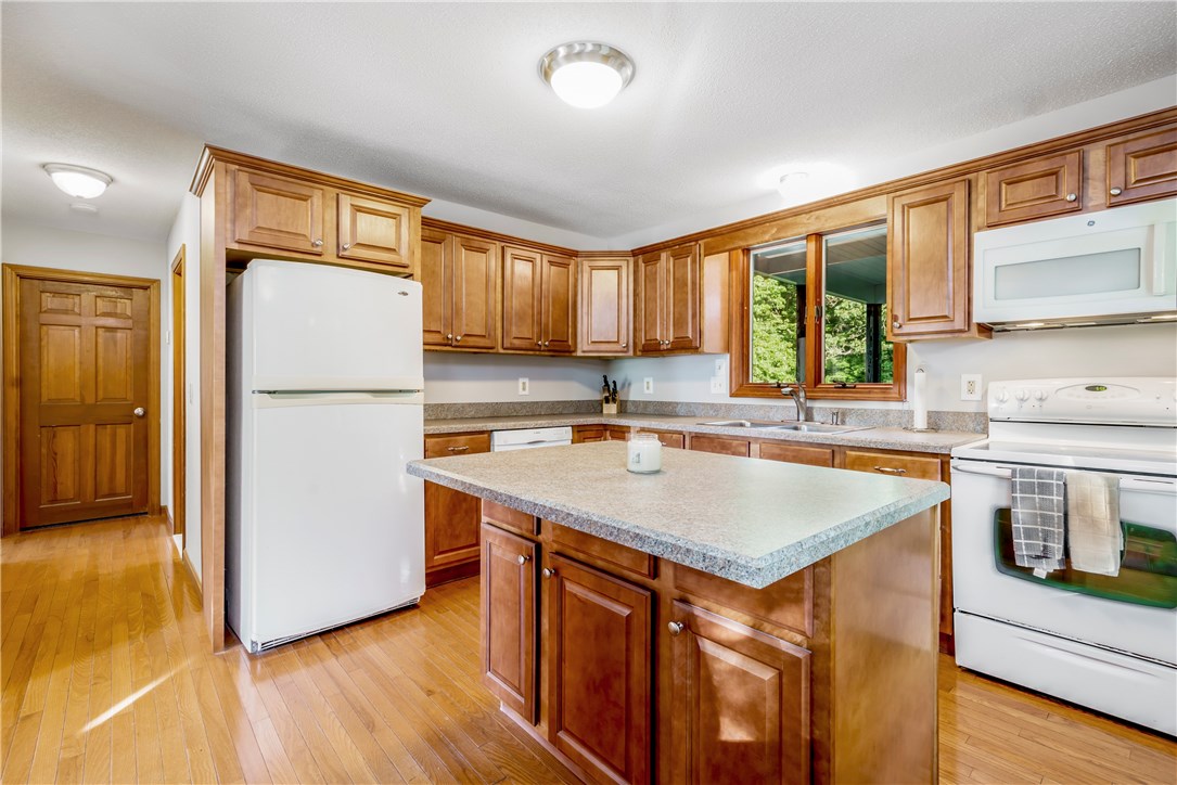 29 Robin Way Westerly, RI 02891 - Photo 15 of 40