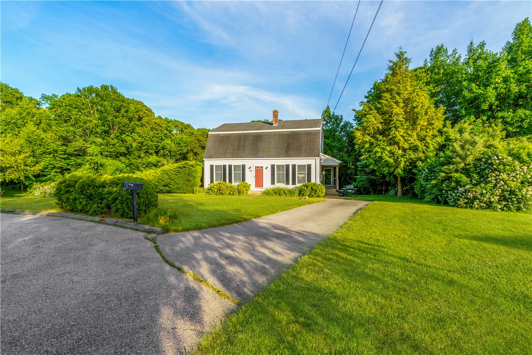 29 Robin Way Westerly, RI 02891 - Photo 5 of 40