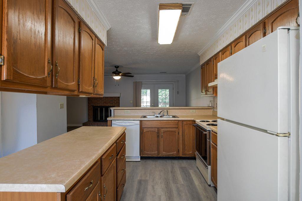 222 Forkner Drive, Unit 26 Decatur, GA 30030 - Photo 7 of 37