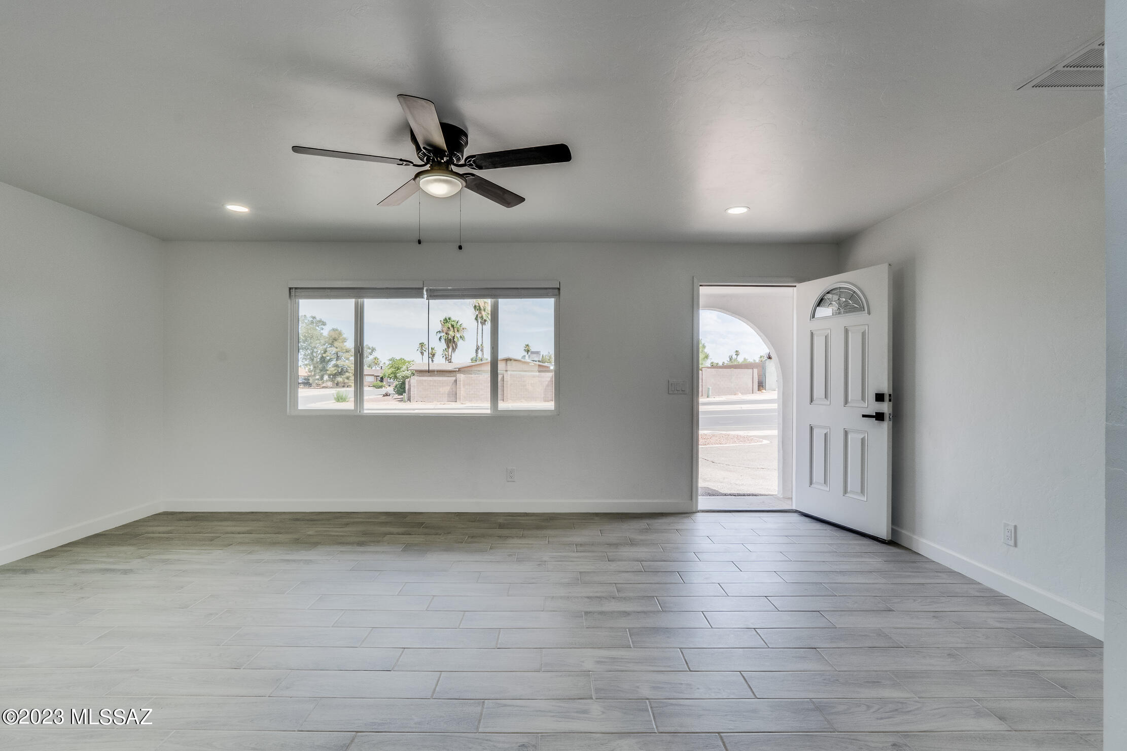 3801 West Massingale Road Tucson, AZ 85741 - Photo 4 of 22 Gallery Image 4