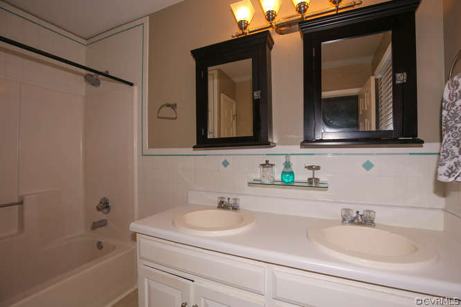 4610 Cedar Cliff Road Chester, VA 23831 - Photo 16 of 24