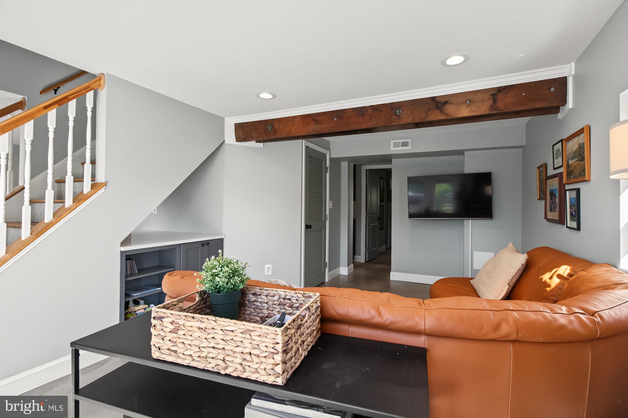 3145 Dublin Road Street, MD 21154 - Photo 21 of 57 Wood beam accents