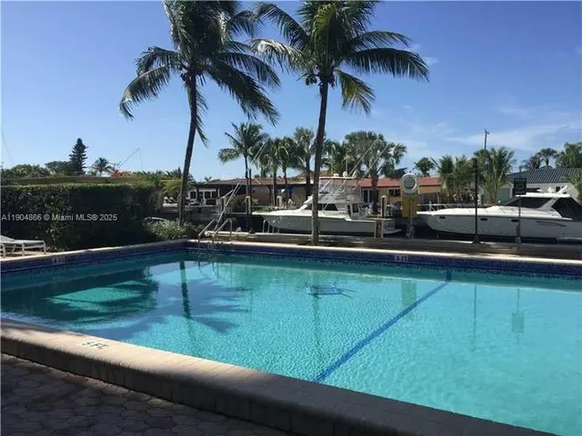 $2,100 | 2350 Northeast 135th Street, Unit 1111, North Miami, FL 33181