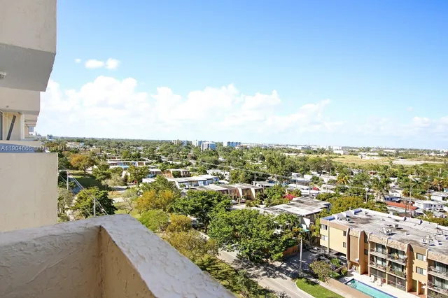$2,100 | 2350 Northeast 135th Street, Unit 1111, North Miami, FL 33181