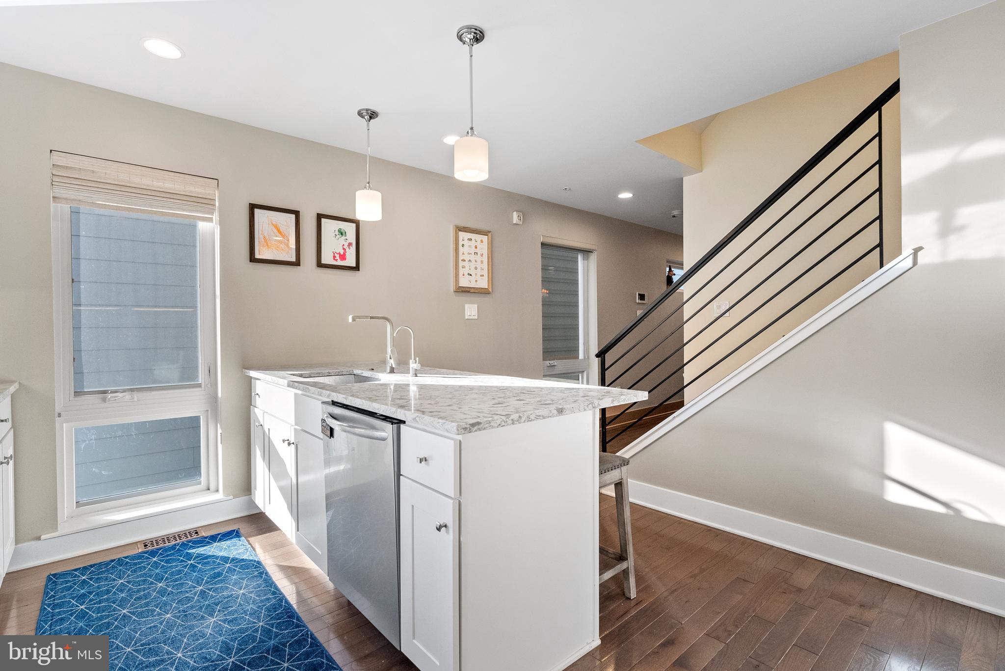 1119 East Oxford Street Philadelphia, PA 19125 - Photo 20 of 53 Look at this island