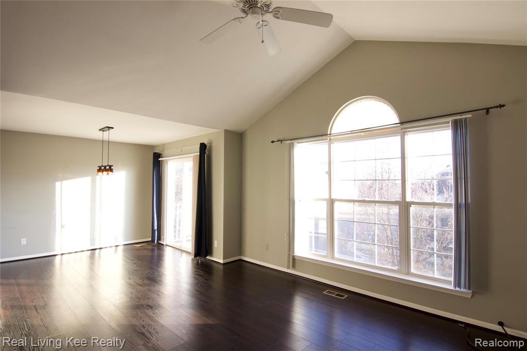 1908 Flagstone Circle, Unit 79 Rochester, MI 48307 - Photo 8 of 22