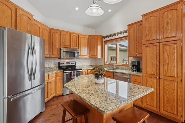 $750,000 | W11213 840th Avenue, River Falls, WI 54022