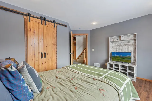 $750,000 | W11213 840th Avenue, River Falls, WI 54022