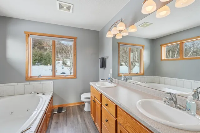 $750,000 | W11213 840th Avenue, River Falls, WI 54022