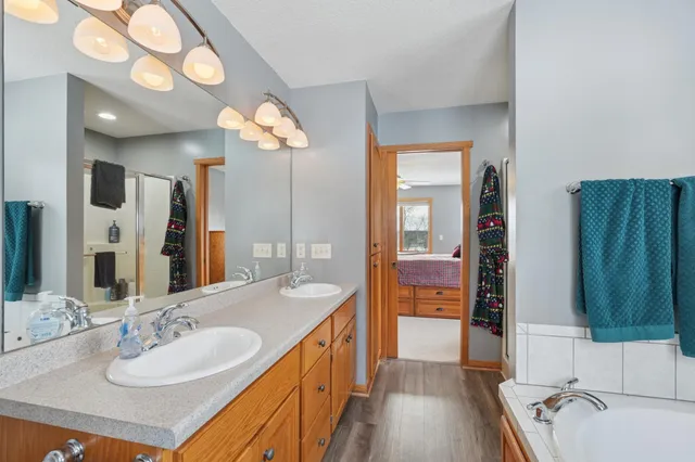 $750,000 | W11213 840th Avenue, River Falls, WI 54022