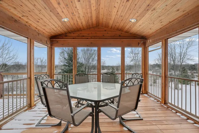 $750,000 | W11213 840th Avenue, River Falls, WI 54022