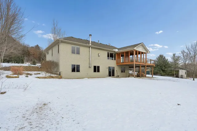 $750,000 | W11213 840th Avenue, River Falls, WI 54022
