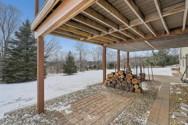 $750,000 | W11213 840th Avenue, River Falls, WI 54022