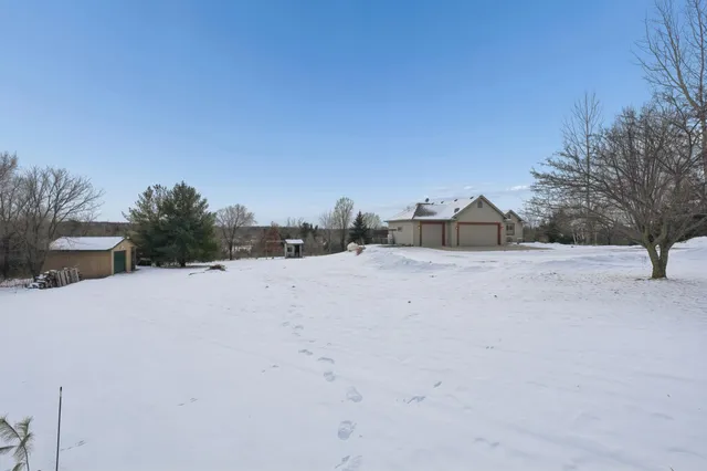 $750,000 | W11213 840th Avenue, River Falls, WI 54022