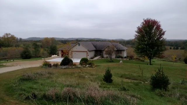 $750,000 | W11213 840th Avenue, River Falls, WI 54022