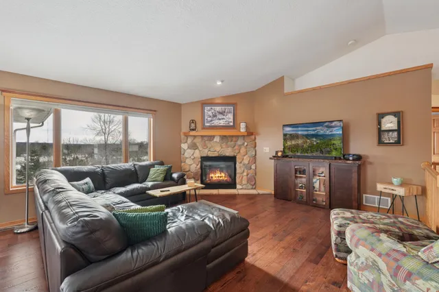 $750,000 | W11213 840th Avenue, River Falls, WI 54022