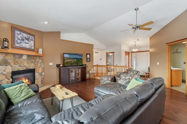 $750,000 | W11213 840th Avenue, River Falls, WI 54022