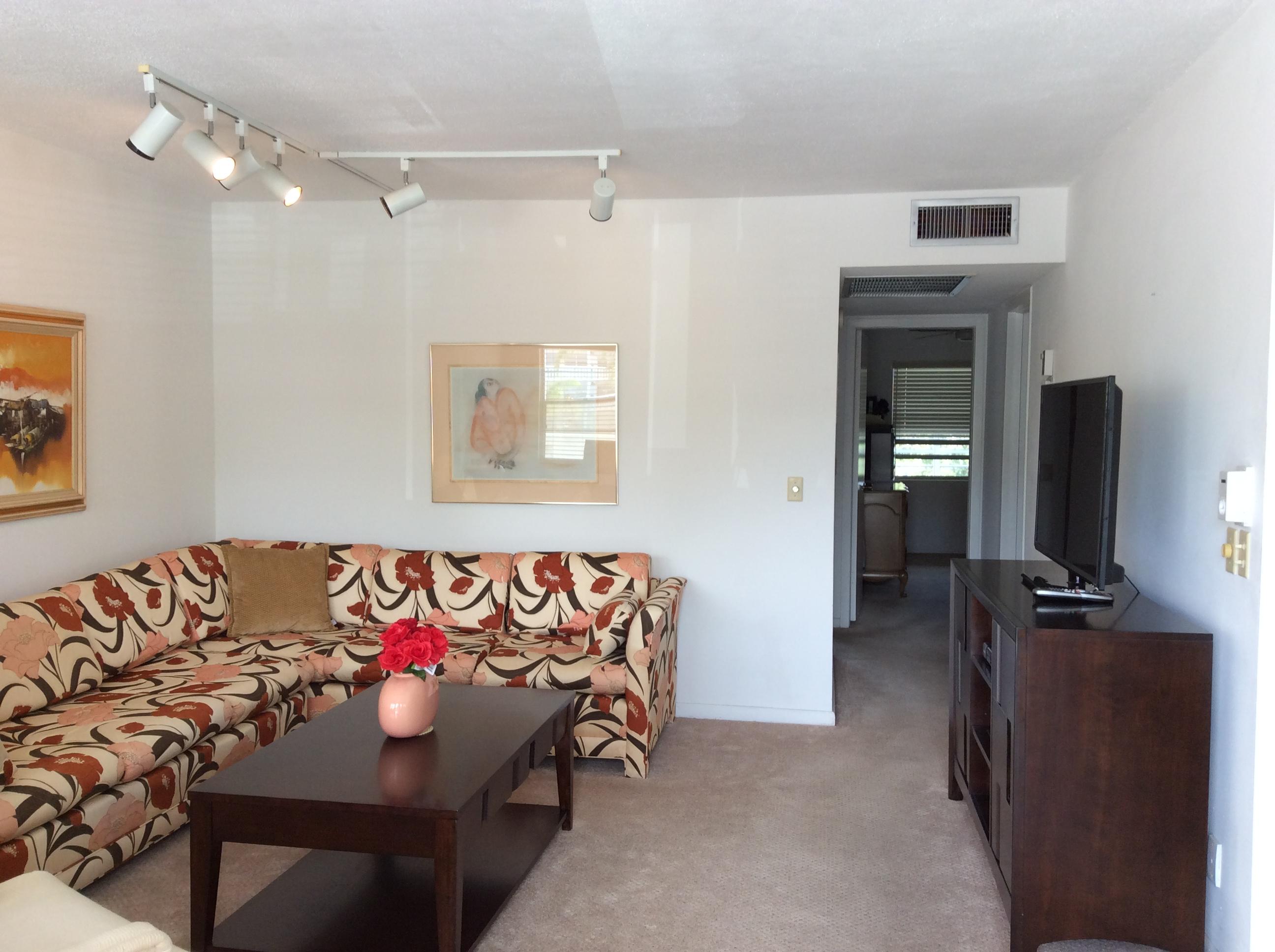 2008 Exeter Boca Raton, FL 33434 - Photo 6 of 13 Living Room