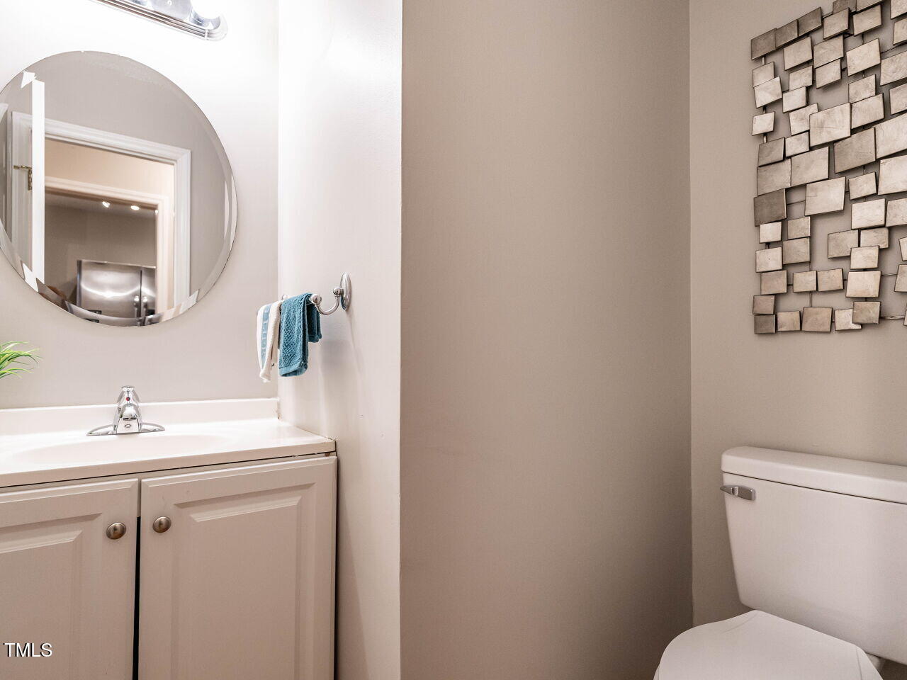 6902 Falls Of Neuse Road Raleigh, NC 27615 - Photo 12 of 28 019-1280x960-powder-room