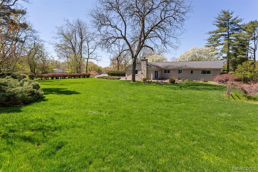25826 Farmington Road Farmington Hills, MI 48336 - Photo 39 of 43